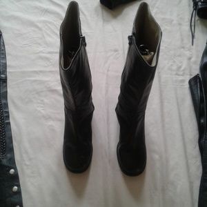 Women's leather boots